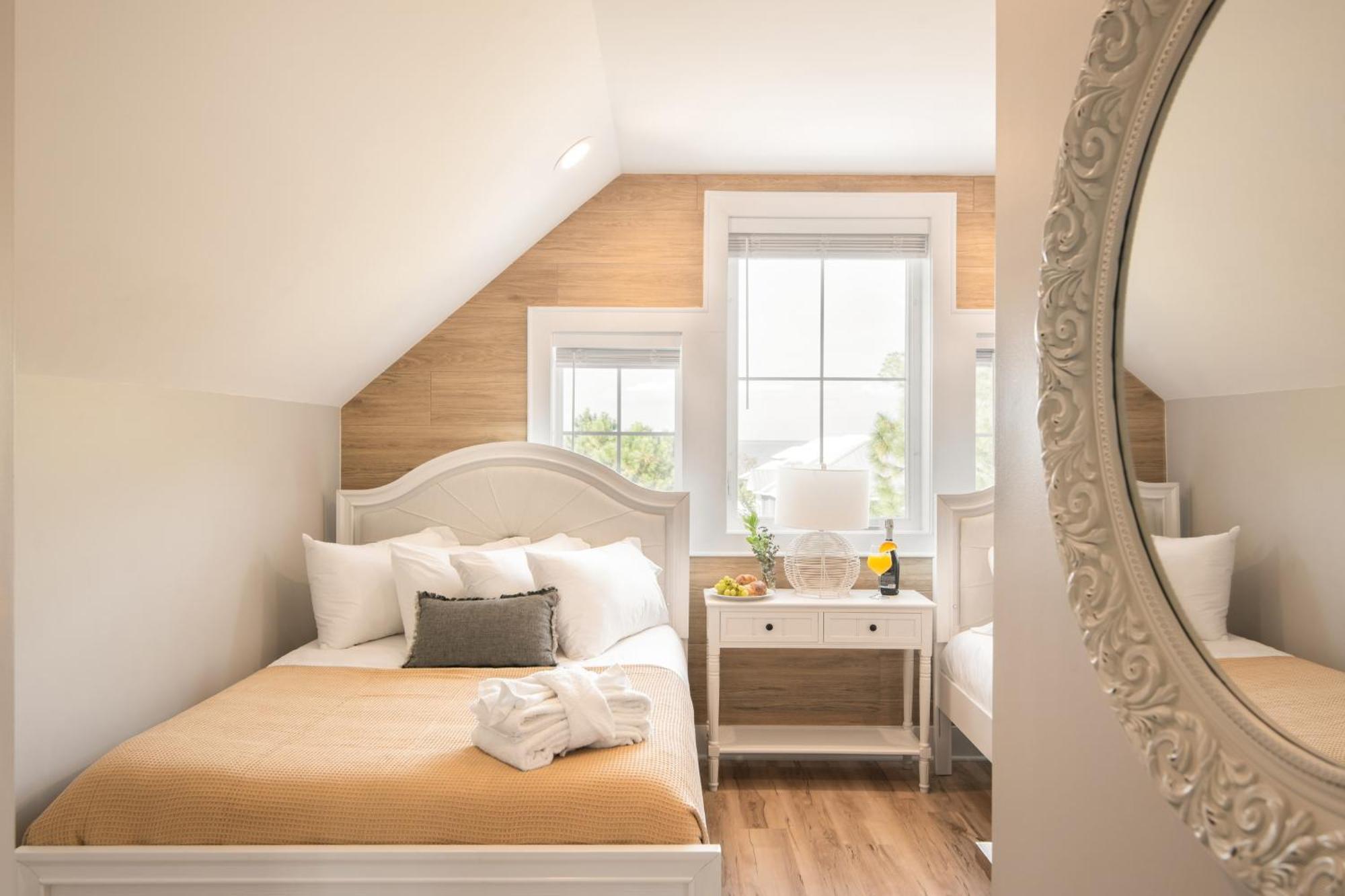 Edgewater By Avantstay Gorgeous Character Lakefront Home W Private Dock Destin Kültér fotó
